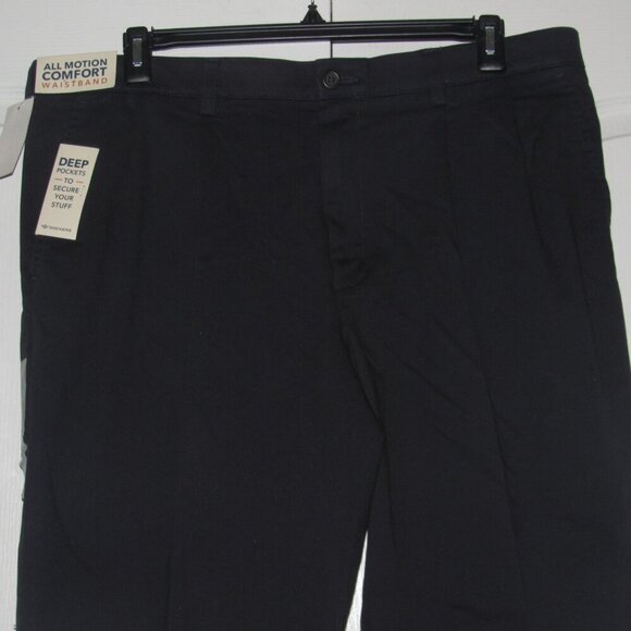 NWT DOCKERS Classic Fit Pleated Easy Khaki Comfort Waistband Navy Pants Size W40 - Picture 2 of 9
